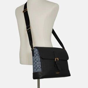 Gently Loved Chambray Hudson Messenger